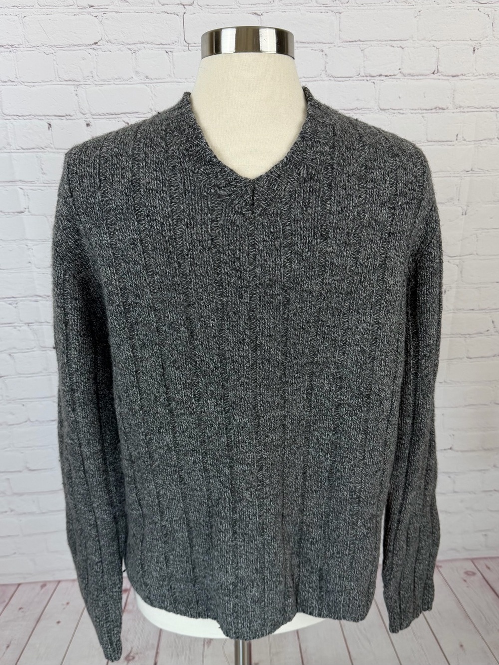 Abercrombie & Fitch Men's Dark Gray Ribbed V-Neck Sweater Y2K Muscle Fit